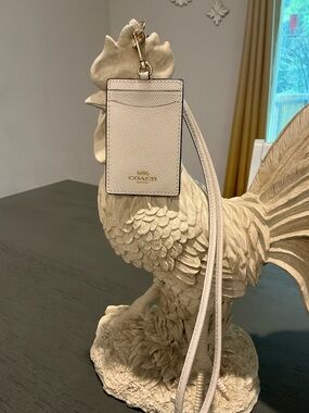 Coach Pebbled Leather ID Lanyard - Chalk